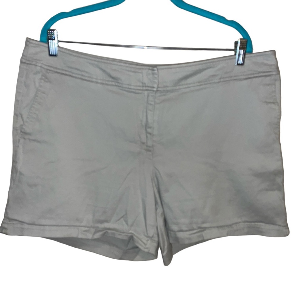 Recreation Women’s Size 16 Light Khaki Shorts